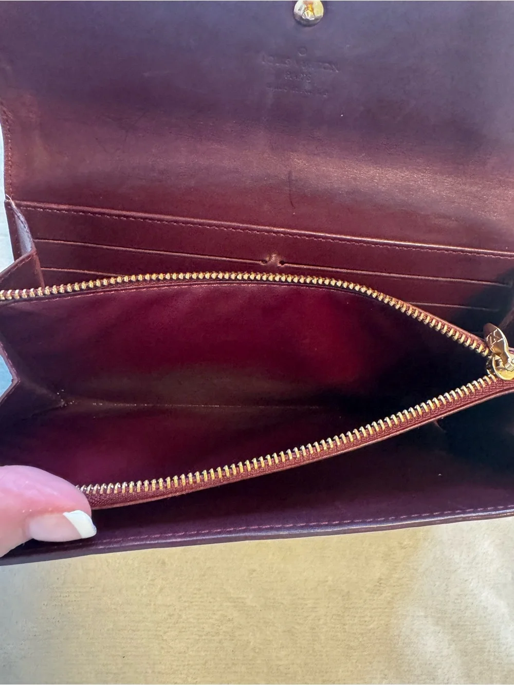 Louis Vuitton Vernis Sarah Wallet Amarante